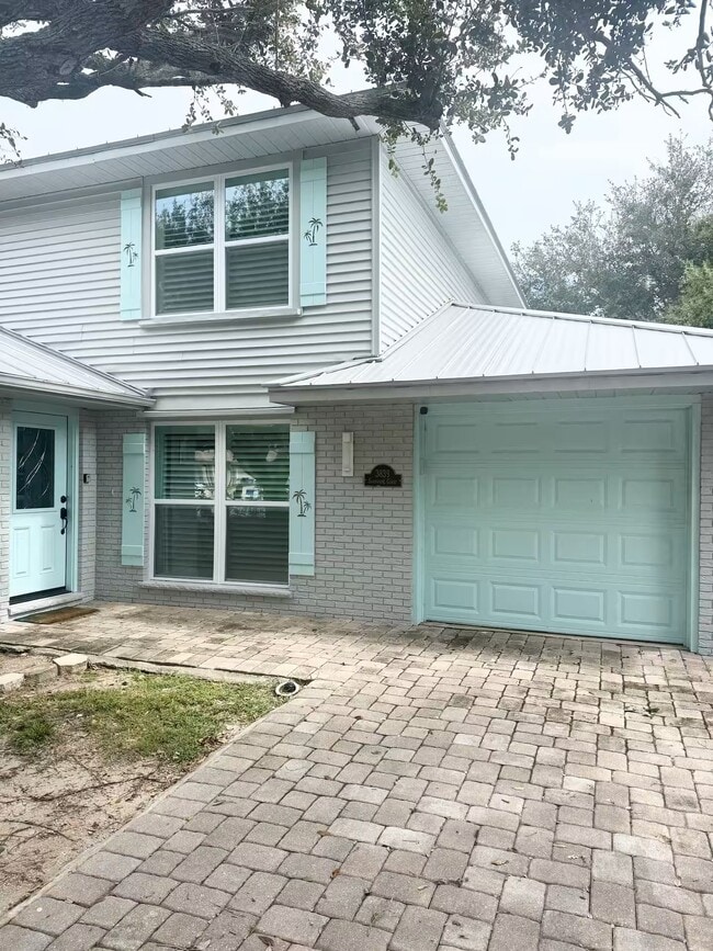 property at 3839 Sandstone Ct