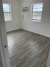 1261 NW 59th St in Miami, FL - Building Photo - Building Photo