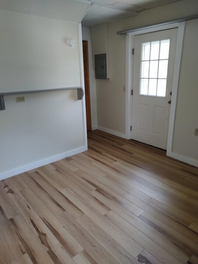 10 Oak Hill St in Haverhill, NH - Foto de edificio - Building Photo