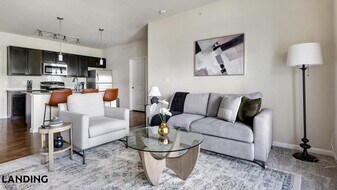 715 W Slaughter Ln, Unit 433 in Austin, TX - Building Photo