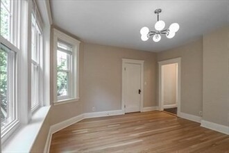 15 Short St, Unit 3 in Brookline, MA - Building Photo - Building Photo