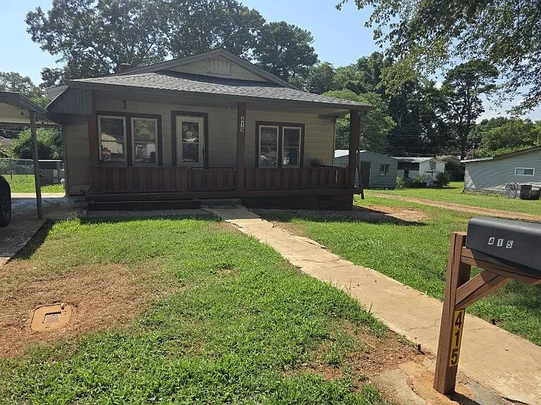415 N Eclipse St in Florence, AL - Building Photo