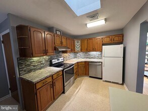 605 Union Mill Rd in Mount Laurel, NJ - Building Photo - Building Photo