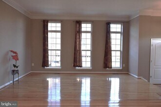 13611 Acorn Hunt Pl in Herndon, VA - Building Photo - Building Photo