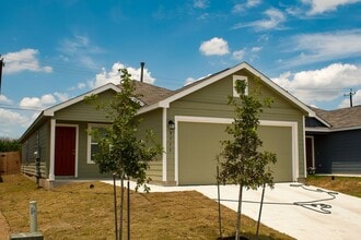 9715 Littleton Grist in San Antonio, TX - Building Photo - Building Photo