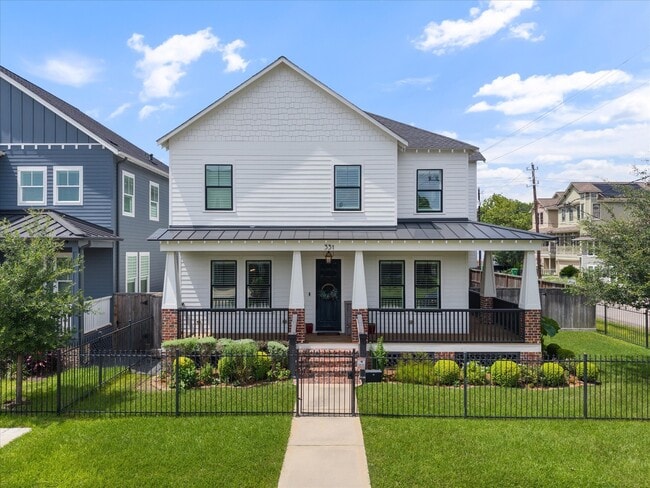 property at 331 E 26th St