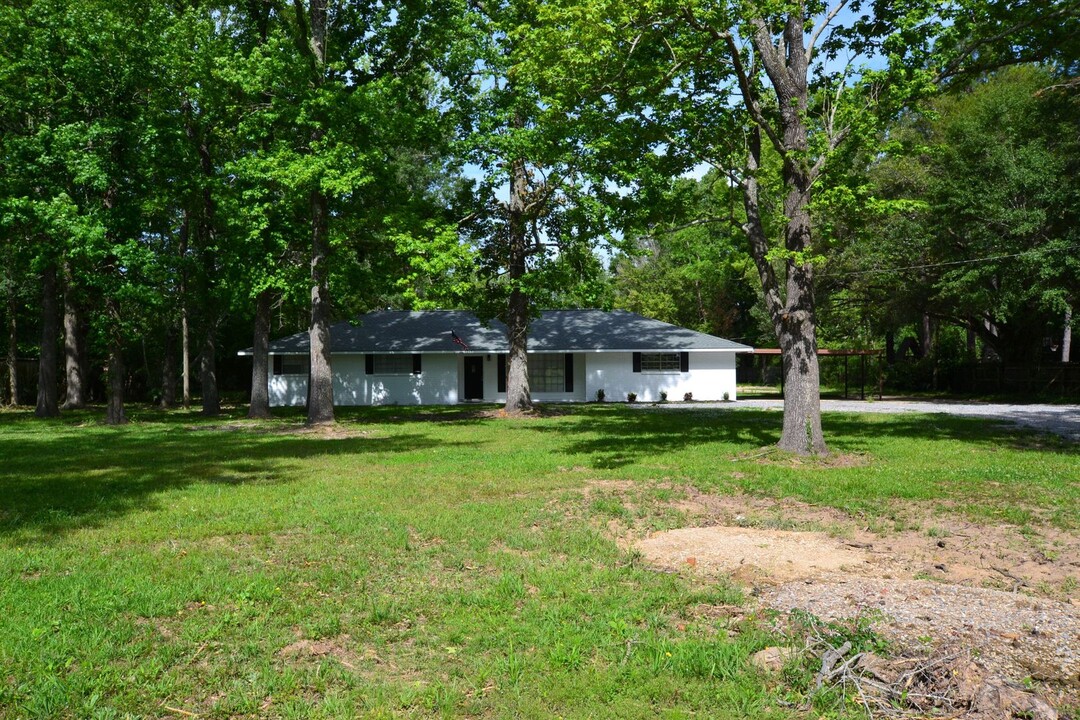 4047 Little Farms Dr in Zachary, LA - Foto de edificio