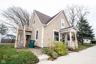 411 S East St in Lebanon, IN - Foto de edificio - Building Photo