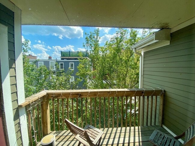 111 W 8th St in Boston, MA - Building Photo - Building Photo