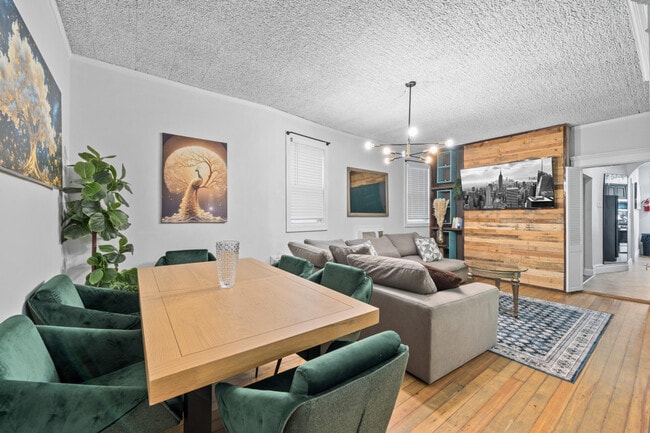 property at 84 W 42nd St