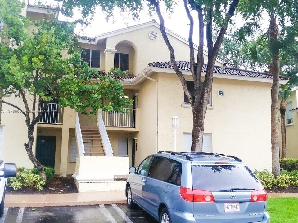 3204 Glenmoor Dr in West Palm Beach, FL - Building Photo