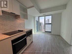 252 Church St in Toronto, ON - Building Photo - Building Photo