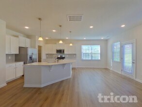 5810 Oak Br Cir in Maiden, NC - Foto de edificio - Building Photo