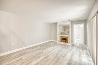 1221 12th Ln in Palm Beach Gardens, FL - Building Photo - Building Photo