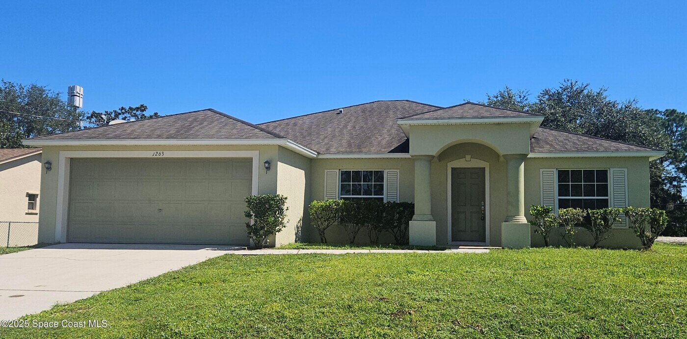 1263 Dallam Ave NW in Palm Bay, FL - Building Photo