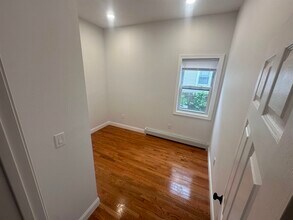 81 W 54th St in Bayonne, NJ - Building Photo - Building Photo