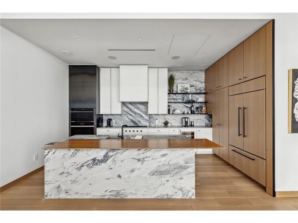 255 Hennepin Ave-Unit -3501 in Minneapolis, MN - Building Photo