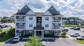 1733 Dromolin Dr in Virginia Beach, VA - Building Photo