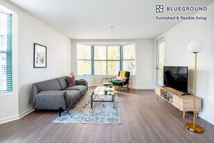 2 Townsend St in San Francisco, CA - Building Photo