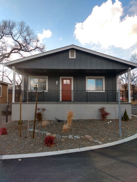 1048 Whipple St in Prescott, AZ - Foto de edificio
