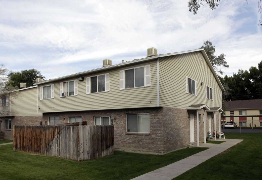 Hidden Oaks IV in Salt Lake City, UT - Building Photo