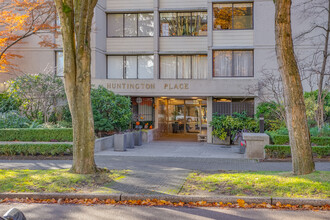 The Huntington in Vancouver, BC - Building Photo - Building Photo