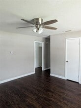 336 SW Dian St in Burleson, TX - Building Photo - Building Photo