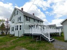 111 Western Ave in Waterville, ME - Building Photo