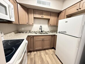 1651 N Louis Ln in Tucson, AZ - Building Photo - Building Photo