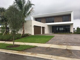 16580 Sunset Way in Weston, FL - Building Photo
