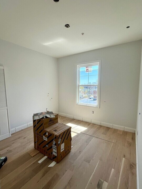 36 Regent St in Boston, MA - Building Photo