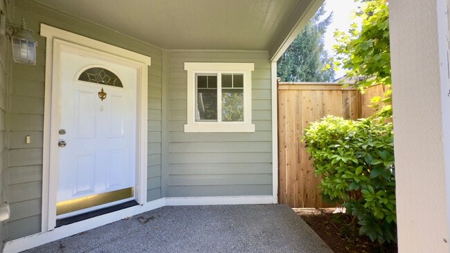 8126 Kenton Ln SE in Olympia, WA - Building Photo - Building Photo