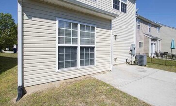 4442 Snowcrest Ln in Raleigh, NC - Foto de edificio - Building Photo