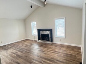 1604 Lyndhurst Dr in Savoy, IL - Building Photo - Building Photo