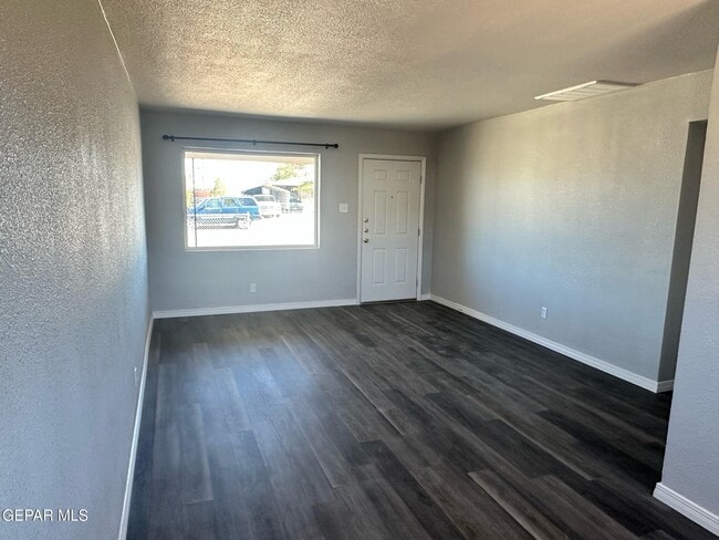 9315 Raleigh Dr in El Paso, TX - Building Photo - Building Photo