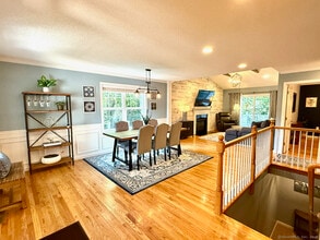 28 Woodridge Dr in Windsor Locks, CT - Building Photo - Building Photo