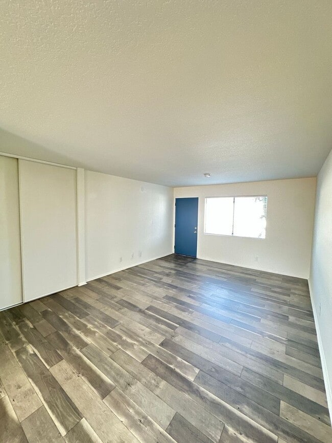 530 W 6th St in Los Angeles, CA - Building Photo - Building Photo