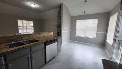 6903 Gallop Dr in Cordova, TN - Foto de edificio - Building Photo