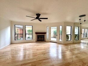 983 E Foxhill Dr in Fresno, CA - Building Photo - Building Photo