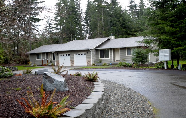 Quiet Firs Estates in Gig Harbor, WA - Foto de edificio - Building Photo