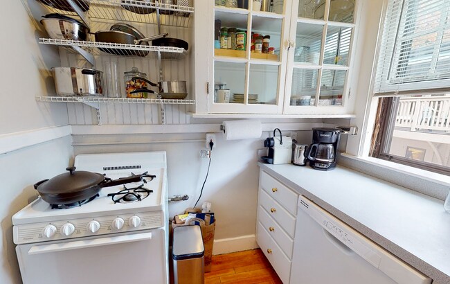 11 Story St, Unit 32 in Cambridge, MA - Building Photo - Building Photo