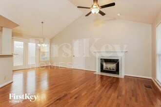 9029 Jefferson Woods Dr in Rural Hall, NC - Foto de edificio - Building Photo