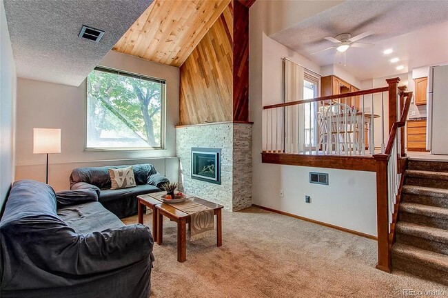 1357 S Oswego Ct in Aurora, CO - Foto de edificio - Building Photo