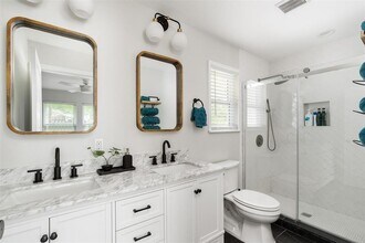 11807 Oakwood Dr in Austin, TX - Building Photo - Building Photo