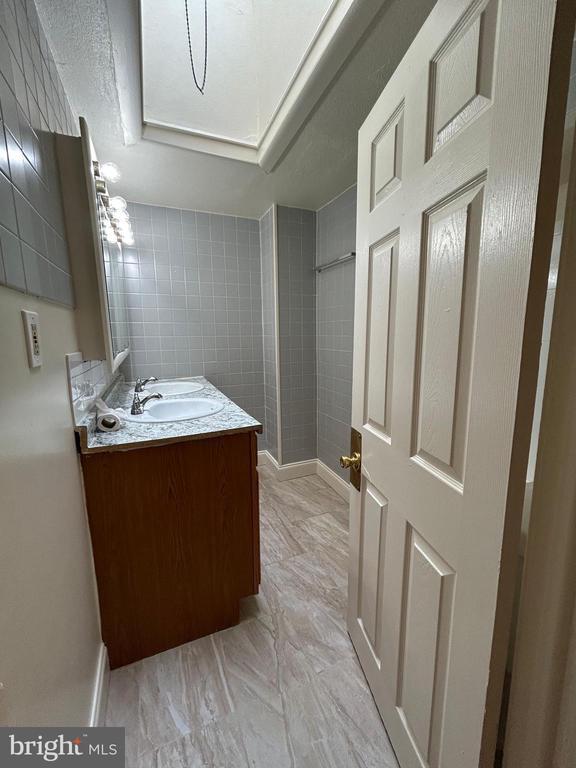 718 E Thayer St in Philadelphia, PA - Building Photo - Building Photo