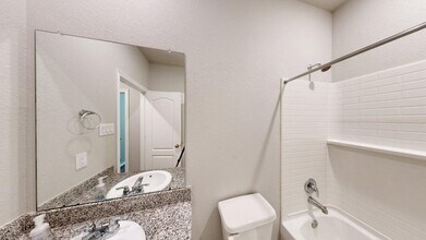 714 Cobalt Crest Ln in Huffman, TX - Building Photo - Building Photo