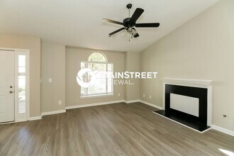 6695 Emerald Pointe Cir in College Park, GA - Building Photo - Building Photo