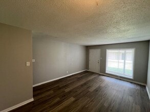 1604 Moss St in Lake Charles, LA - Building Photo - Building Photo