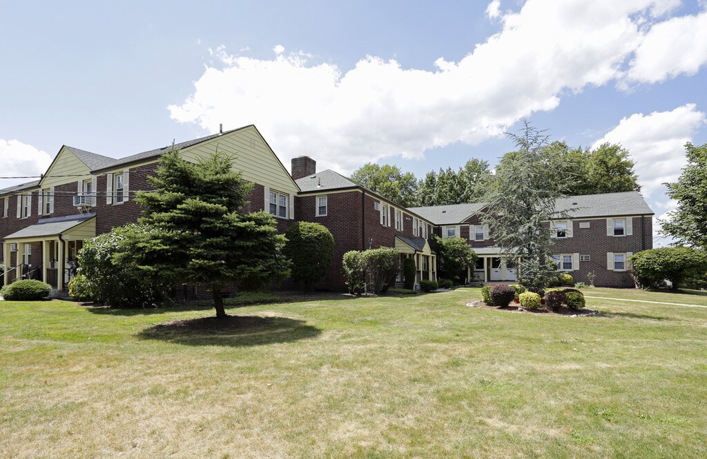 Riverview Gardens Apartments in North Arlington, NJ