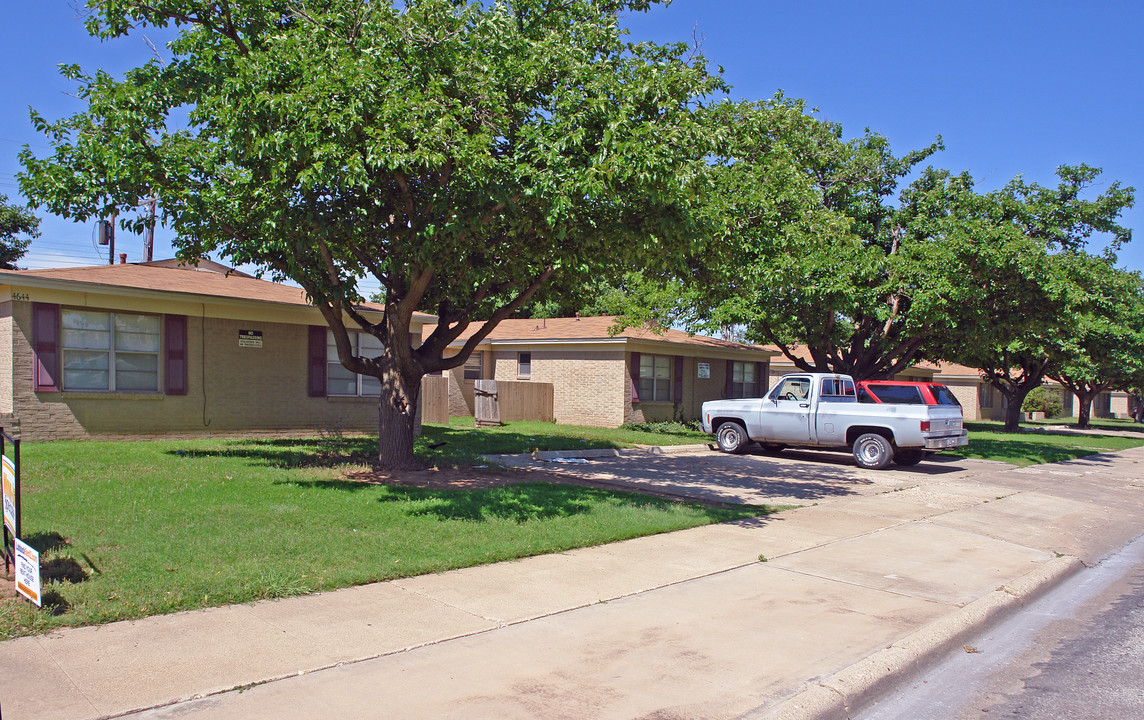 4602-4644 52nd St in Lubbock, TX - Building Photo